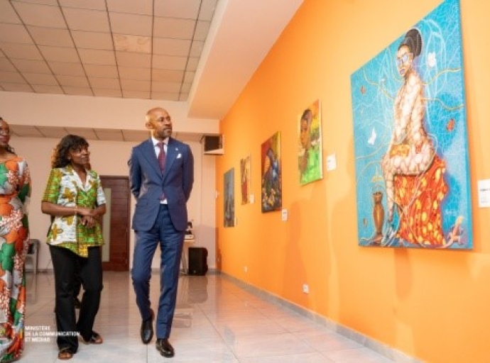 Exposition ‘’résilience’’ au Centre Wallonie-Bruxelles, RDC : Patrick Muyaya réaffirme son attachement aux beaux-arts comme vecteur de paix et de cohésion sociale !